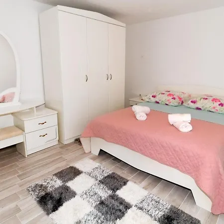 Apartment Nika - Marija Makarska