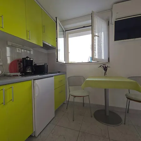 Nika - Marija マカルスカ