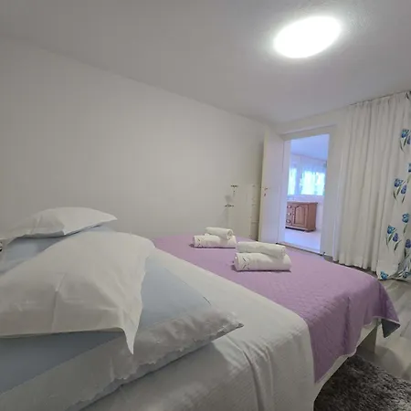 Nika - Marija * マカルスカ